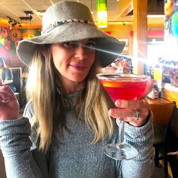 Meet Your Posher, Tiff - Picture 16 of 16